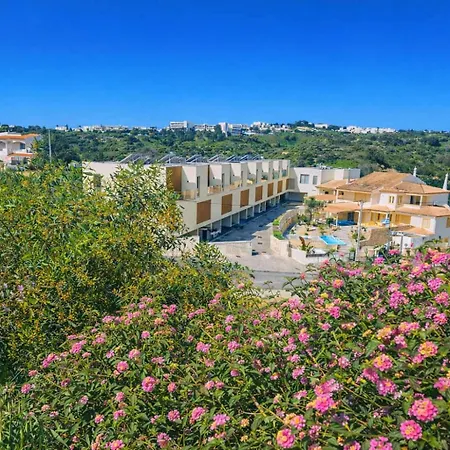 Marizen 4 Bedroom With Private Pool וילה *